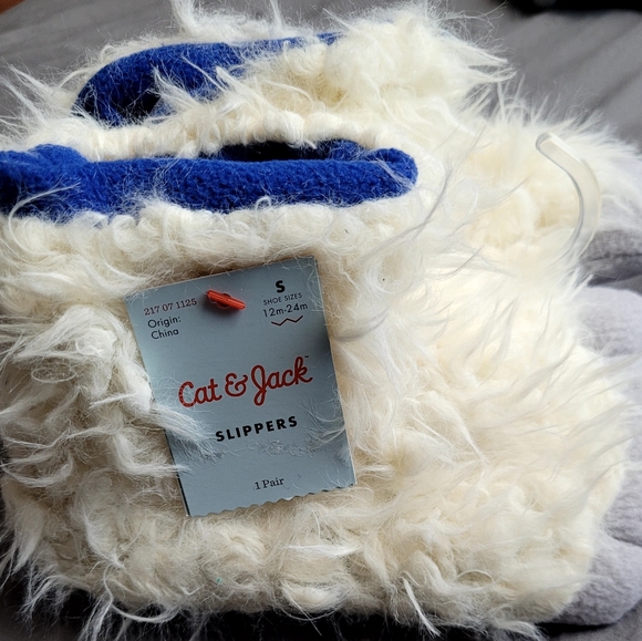 Slippers - Picture 3 of 4